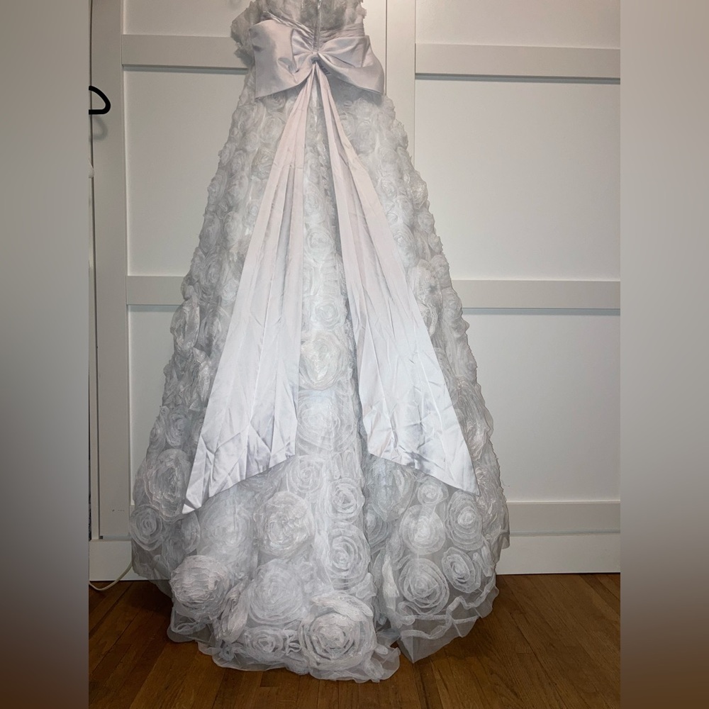 White Lace Roses Wedding Dress - Picture 2 of 8
